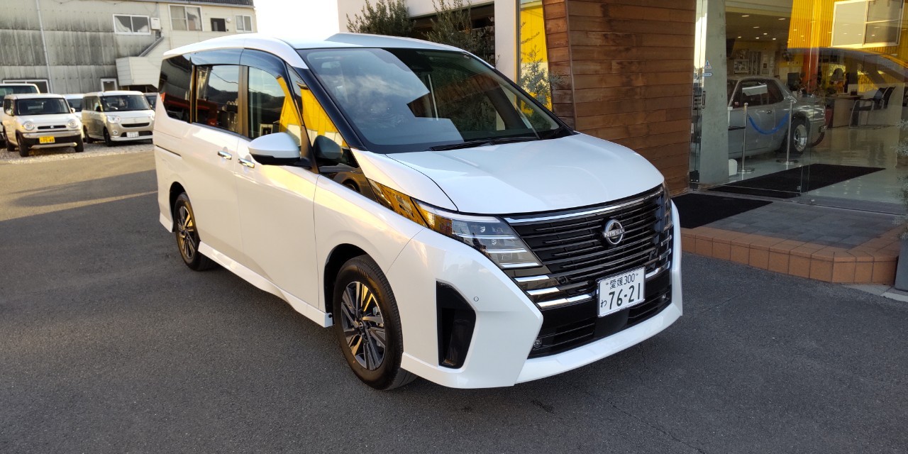レンタカー新型セレナ登場 - オーケイ自動車オーケイ自動車
